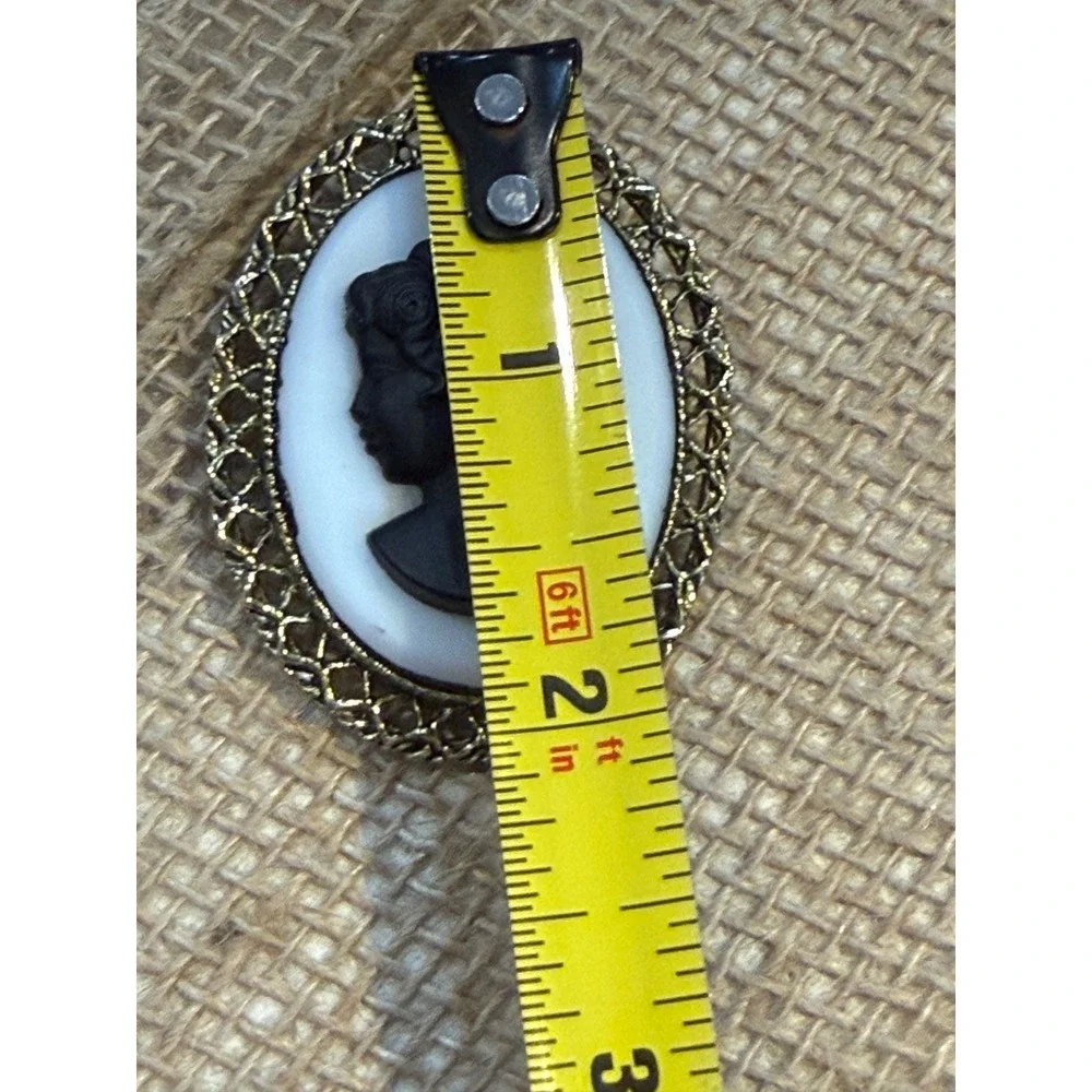 Vintage Black and White Cameo Brooch Gold Tone Filigree Oval Portrait Pin